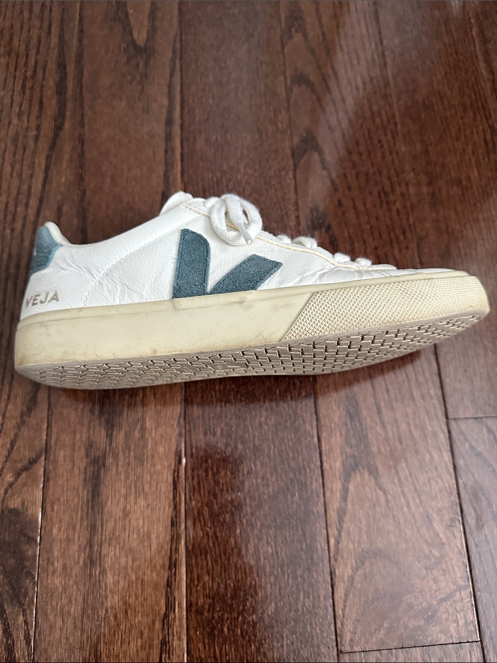Veja White Leather Sneakers with Blue-Green V Accent. Size 7 - Picture 7 of 11